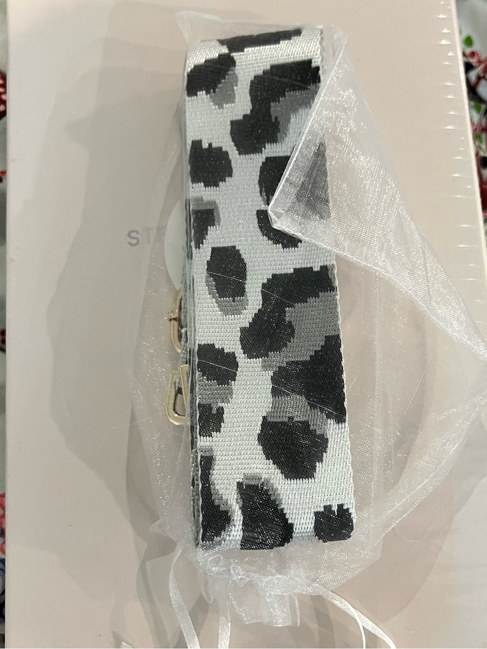 Silver Leopard Print Bag Strap with Gold Hardware - New in Orig Packaging - Picture 5 of 9